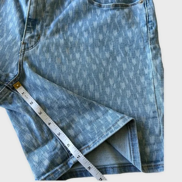 Levi’s Classic Shorts - Picture 13 of 15